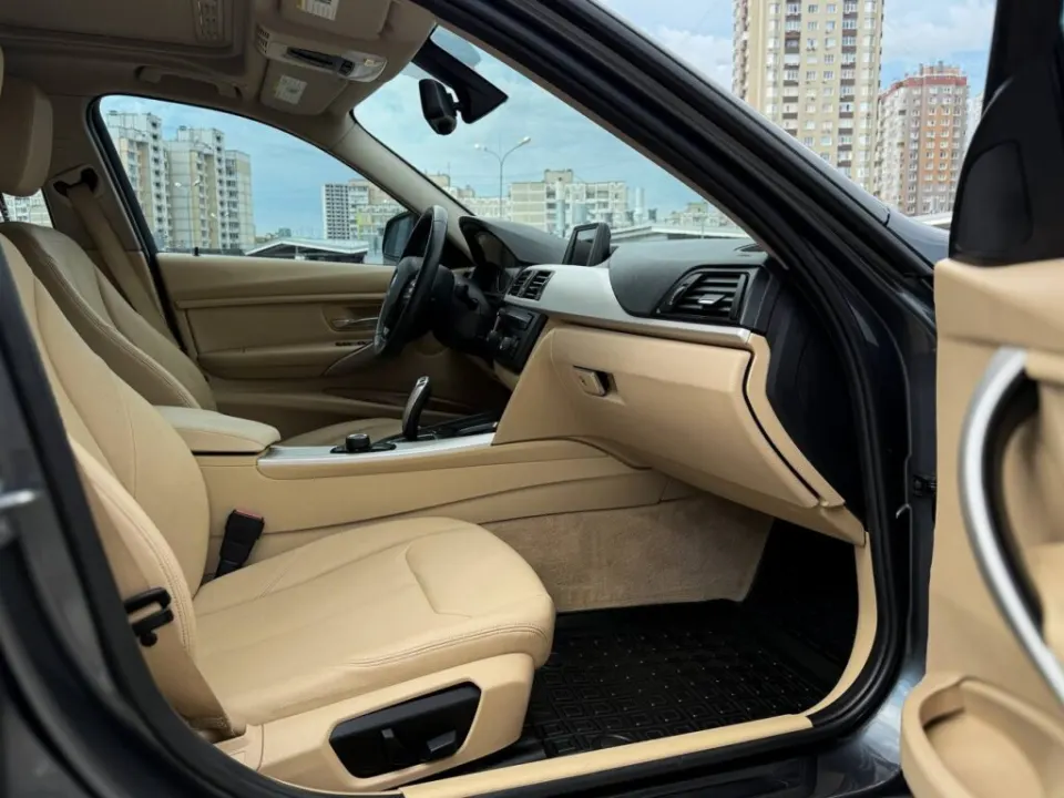 BMW 320i 2014 из парка аренды KTRANS