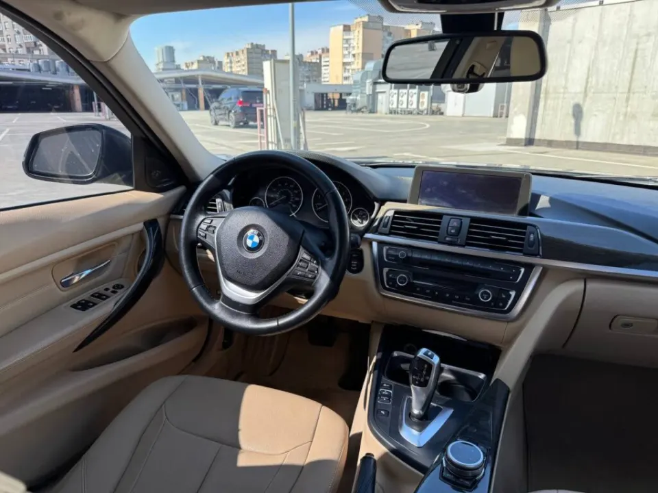 BMW 328 2011 из парка аренды KTRANS