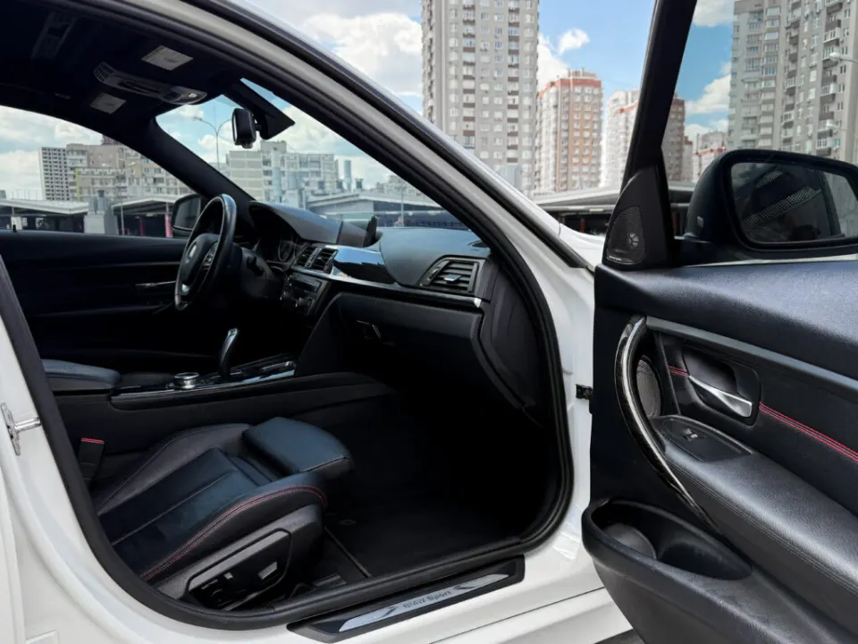 BMW 328i 2013 из парка аренды KTRANS