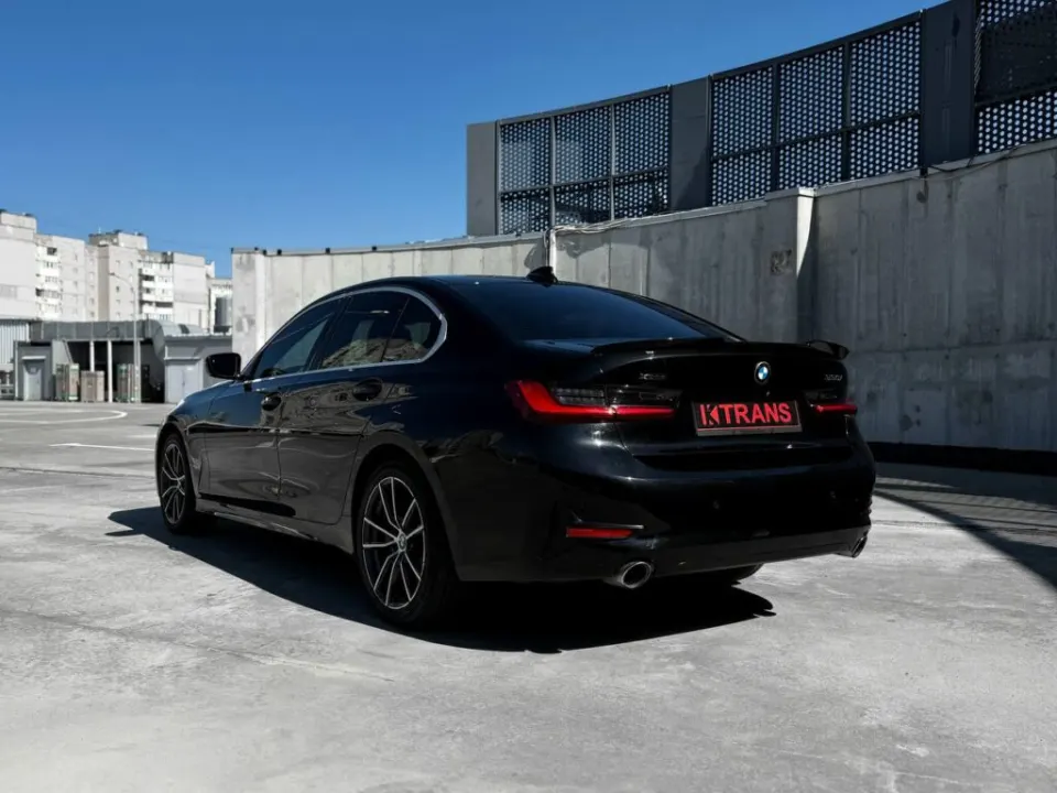BMW 330i 2019 из парка аренды KTRANS