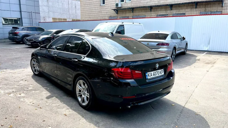 BMW 520i из парка аренды KTRANS