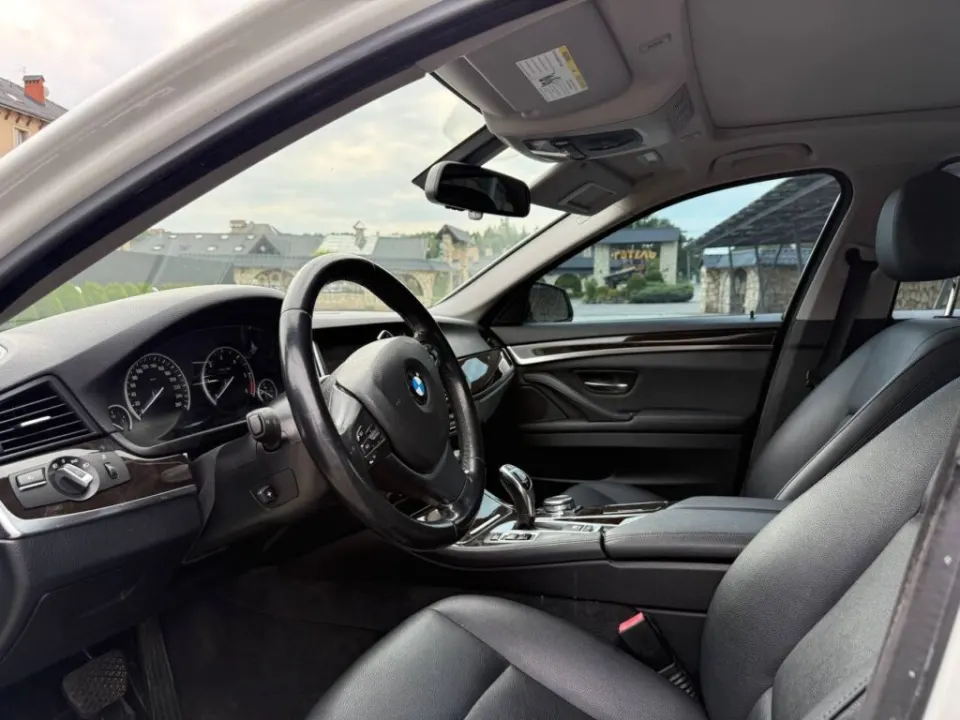 BMW 528i 2016 из парка аренды KTRANS
