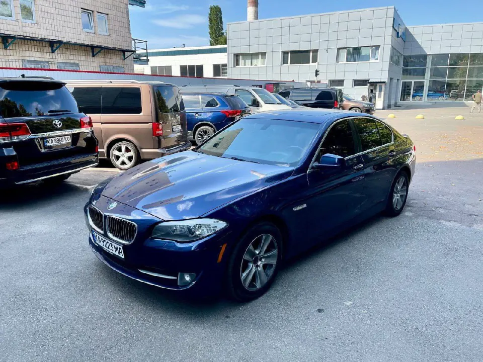 BMW 528i 2012 из парка аренды KTRANS