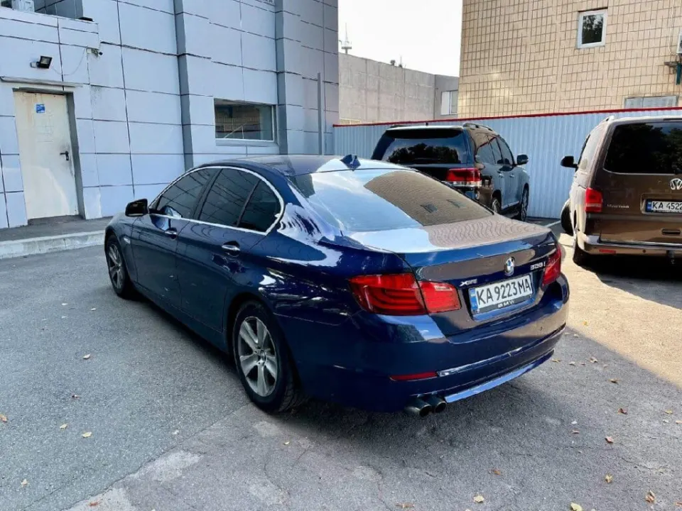 BMW 528i 2012 из парка аренды KTRANS