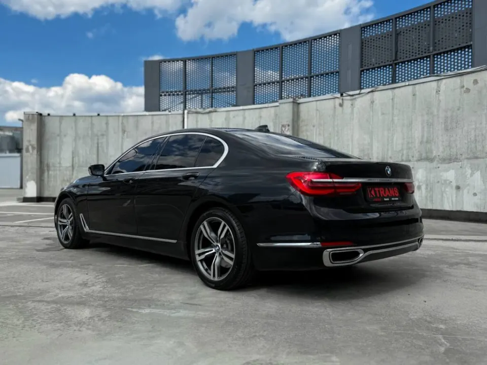 BMW 740d 2016 из парка аренды KTRANS