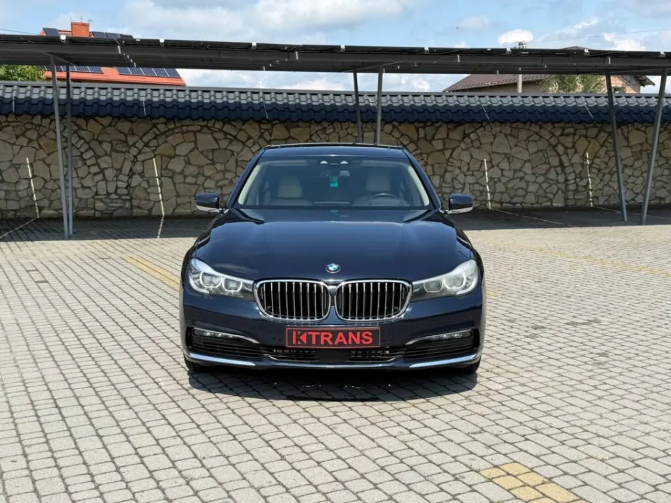 BMW 740i 2018 из парка аренды KTRANS