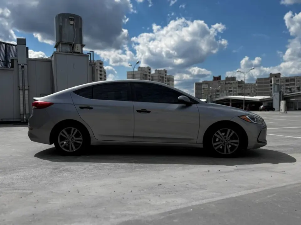 Hyundai Elantra 2017 из парка аренды KTRANS