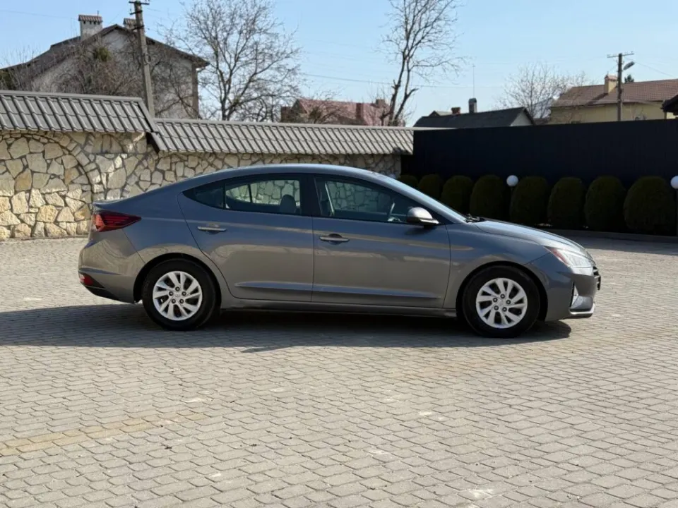 Hyundai Elantra 2019 из парка аренды KTRANS