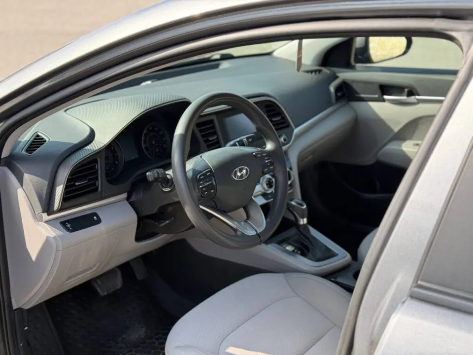 Hyundai Elantra 2019 из парка аренды KTRANS
