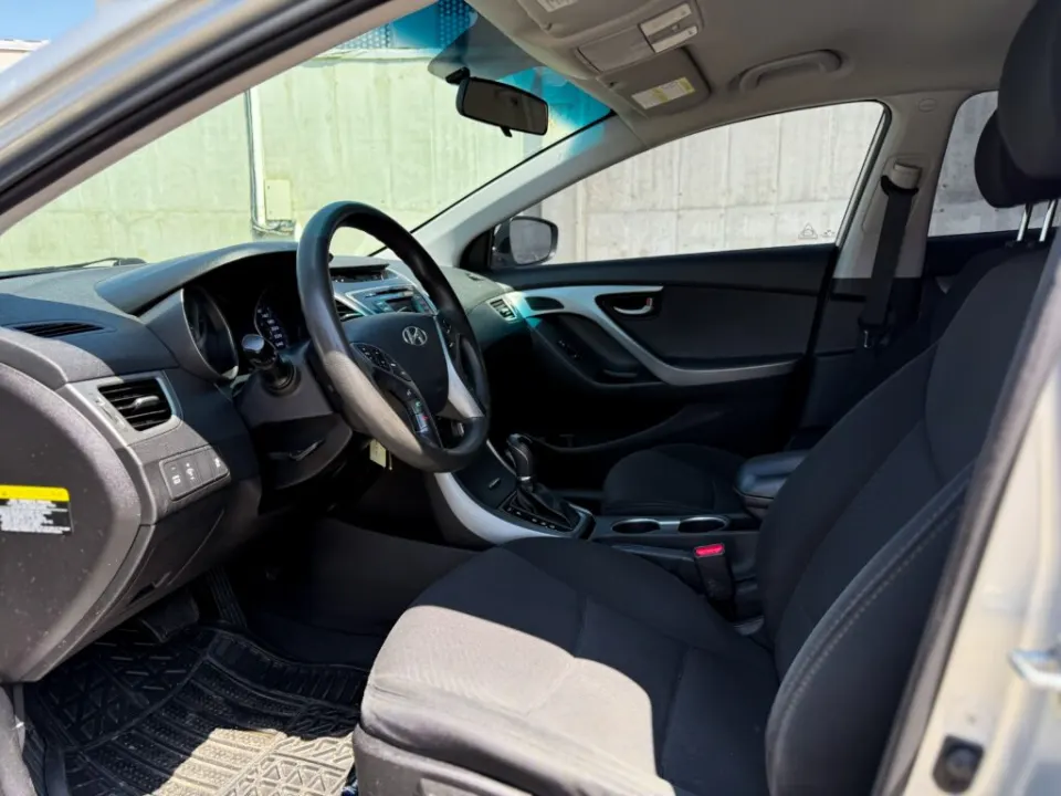 Hyundai Elantra 2015 из парка аренды KTRANS