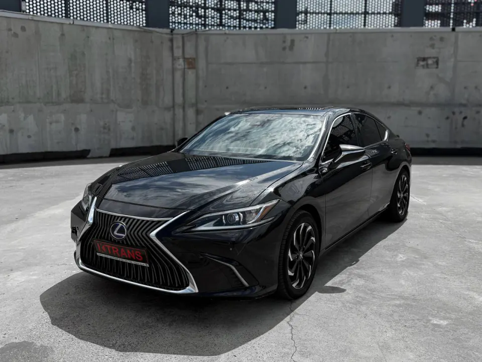 Lexus ES300 Hybrid 2019 из парка аренды KTRANS