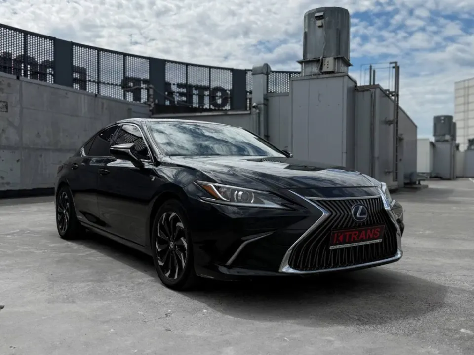 Lexus ES300 Hybrid 2019 from the KTRANS rental fleet