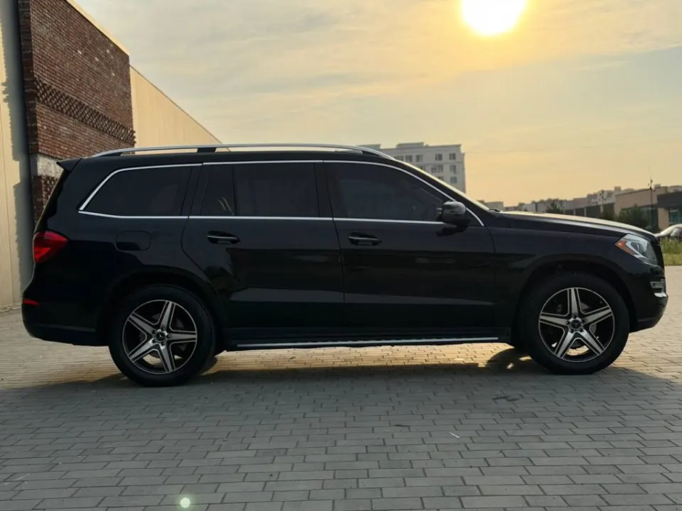 Mercedes-Benz GL 450 2015 from the KTRANS rental fleet