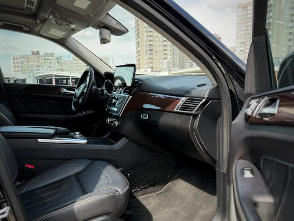 Mercedes-Benz GL 450 2015 from the KTRANS rental fleet