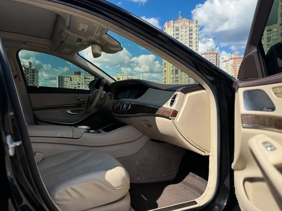 Mercedes-Benz S550 2015 из парка аренды KTRANS