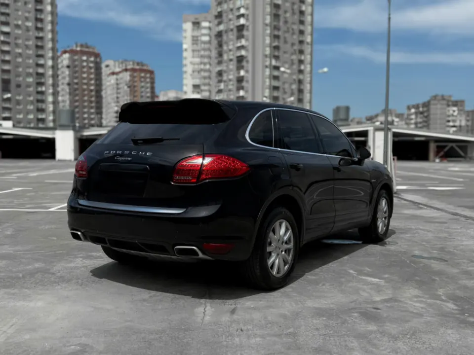 Porsche Cayenne 2013 from the KTRANS rental fleet