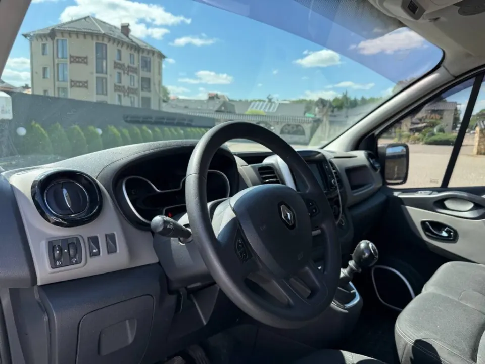 Renault Trafic 2017 from the KTRANS rental fleet
