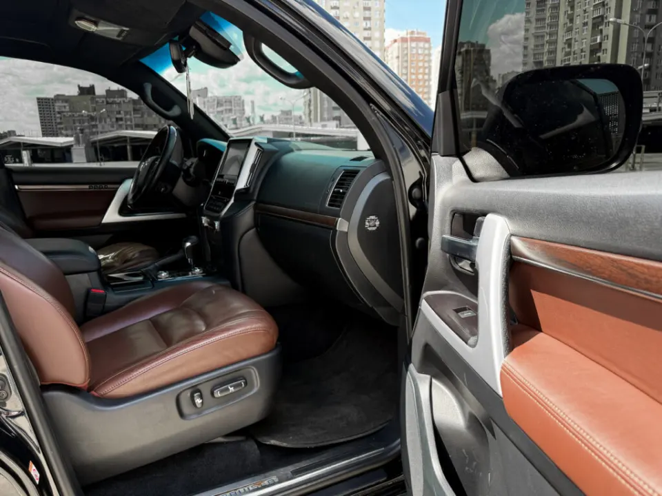 Toyota LC 200 2017 from the KTRANS rental fleet